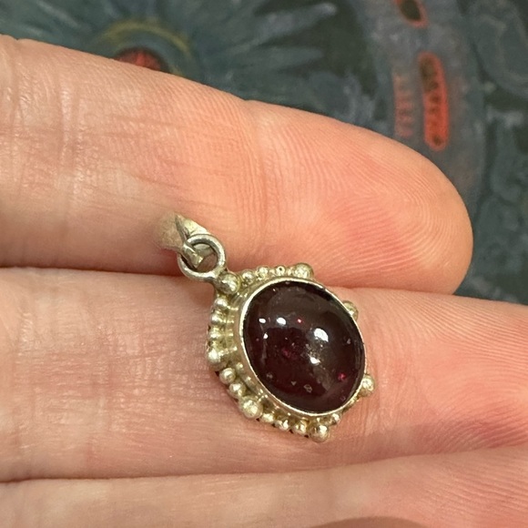 DARK purple cabuchon style 925 silver pendant - Picture 1 of 10